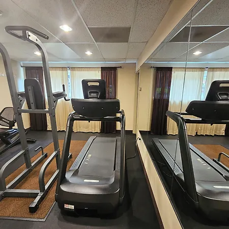 Ramada By Wyndham Seatac Airport-2